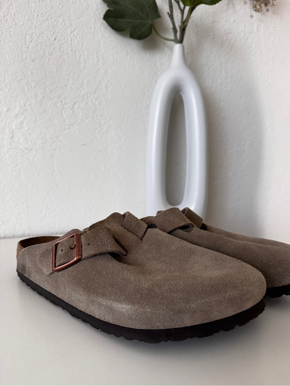 Birkenstock Men's Taupe Suede Soft Clogs with Buckle Sz 41 / 8 / 8.5